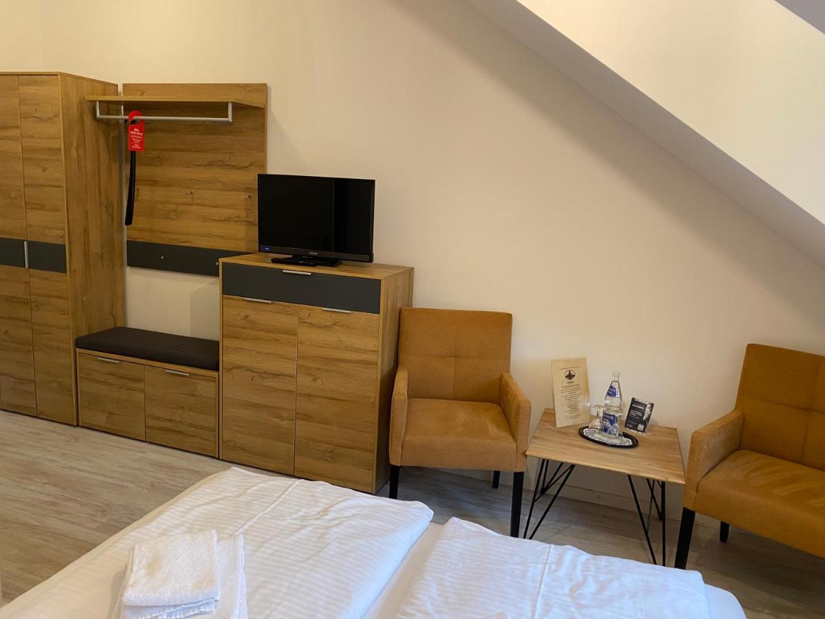 Hotel Garni Und Gaststaette Zum Holzfaeller Ширке Екстериор снимка