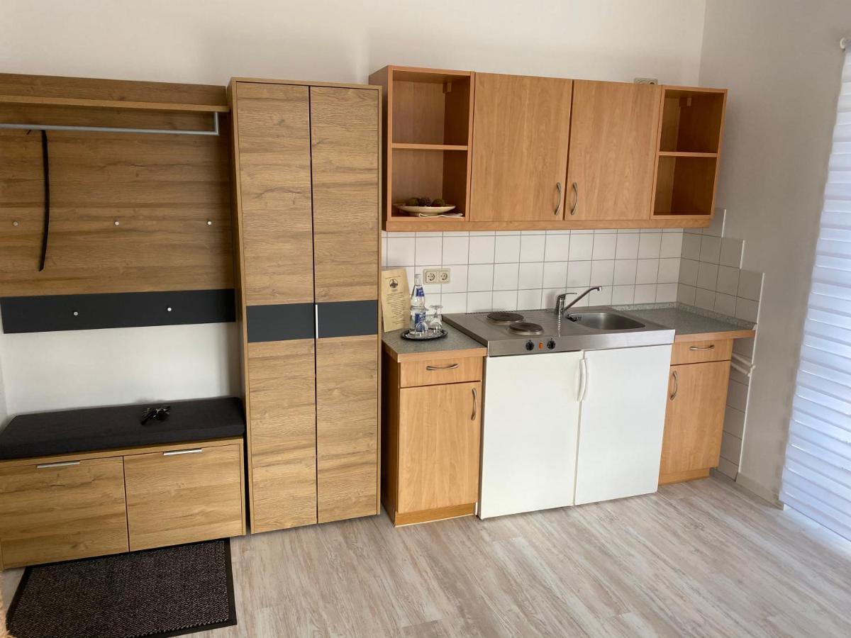 Hotel Garni Und Gaststaette Zum Holzfaeller Ширке Екстериор снимка